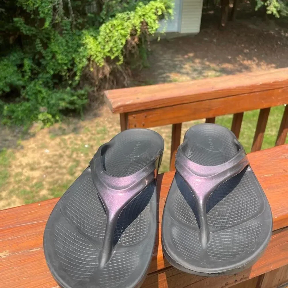 OOFOS women’s 10